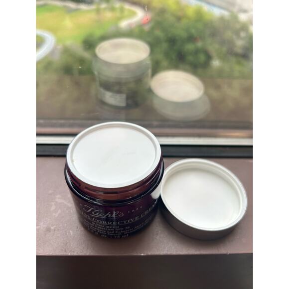 Kiehl's Super Multi-Corrective Cream SPF 30, Anti-aging Face Moisturizer - Picture 4 of 5